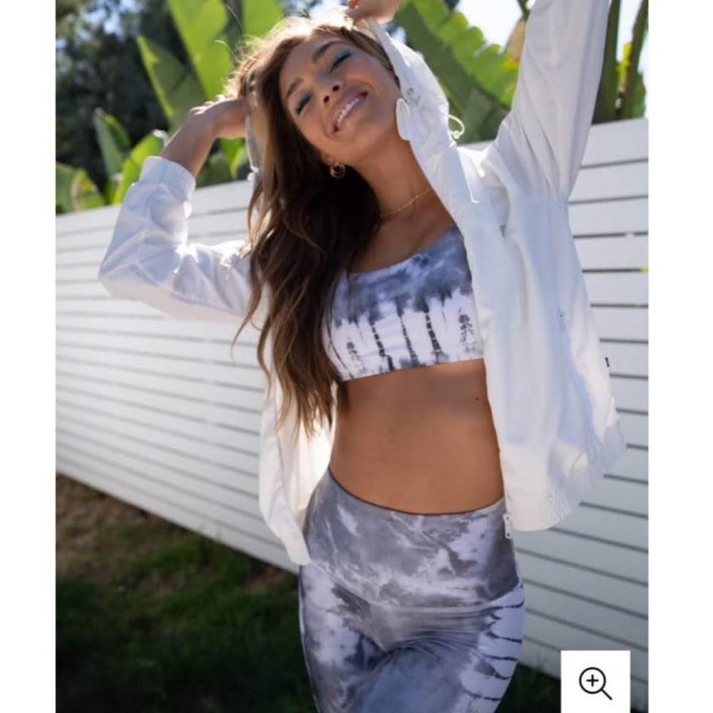 Onzie Yoga Set Bottom Medium Top XLarge Tie Dye Condition: Like New